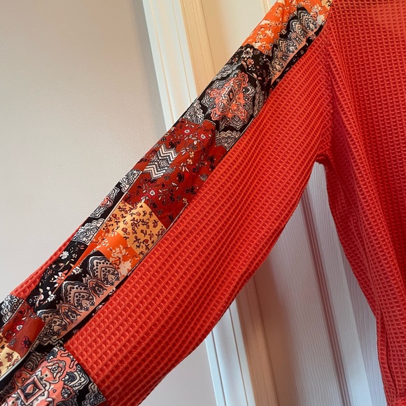 Banks boutique long sleeve shirt. - Picture 2 of 4